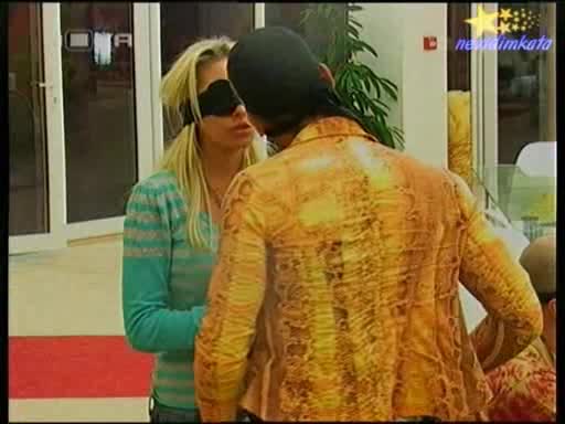 Big Brother 4-Умберто Облича Дрехите На Иванина И Това Я Вбесява!01.11.2008