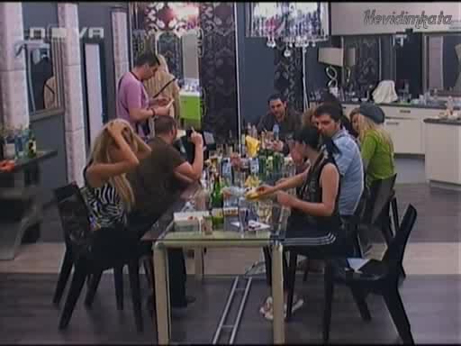 Vip brother 3 - Устата Скача Като Ощипан Като Му Заговорят За Азис