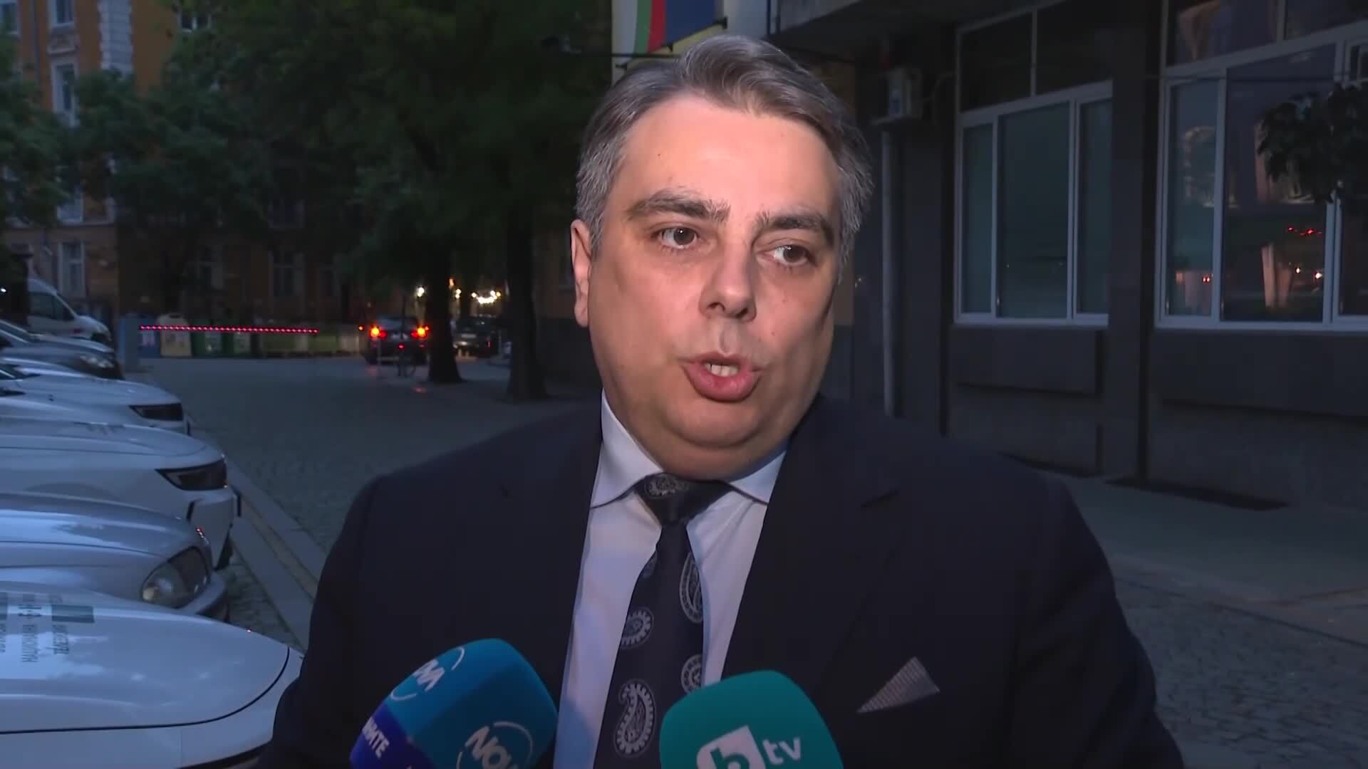 Асен Василев за предложението на президента за референдум за еврото