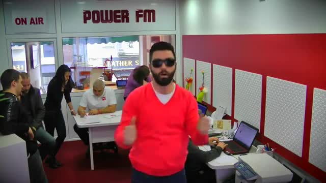 Harlem Shake в Бургас! Радио Power Fm подкрепи щуро уволнения учител, вижте как