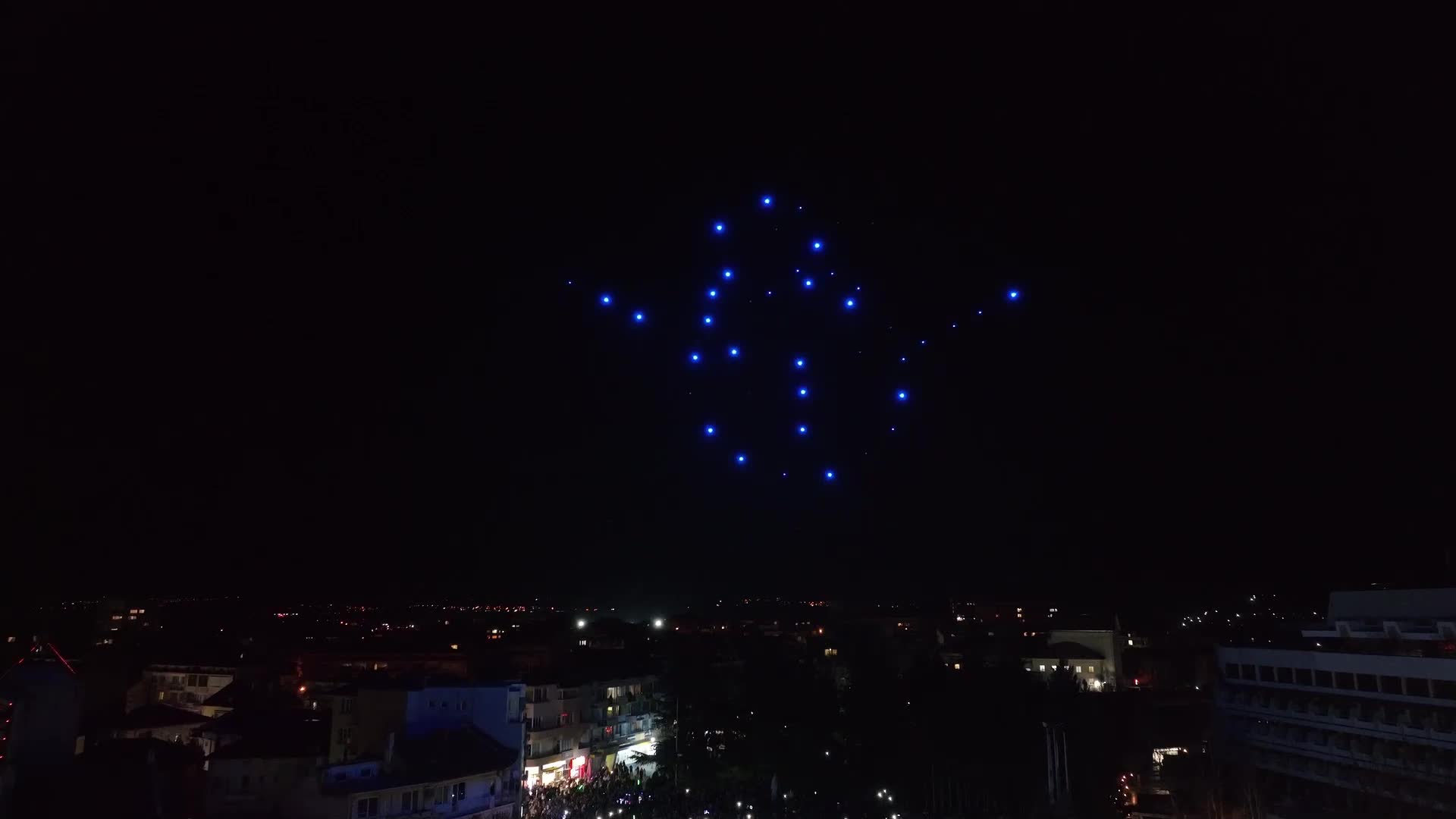 От "Моята новина": Запалване на коледните светлини в Казанлък