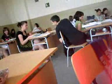 Как се отразяват камерите в училище...