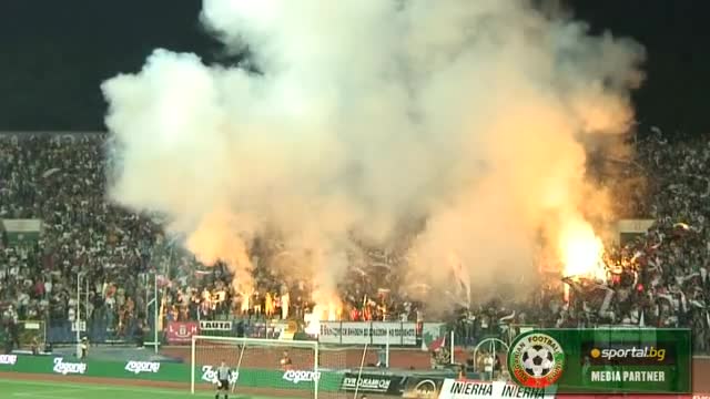 Факли в Сектор Б на националния стадион ! България - Ейре 1:1