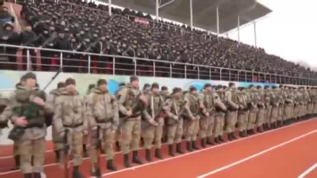 Кадиров каза, че Русия е готова за война, и войниците се събраха на стадиона !!!