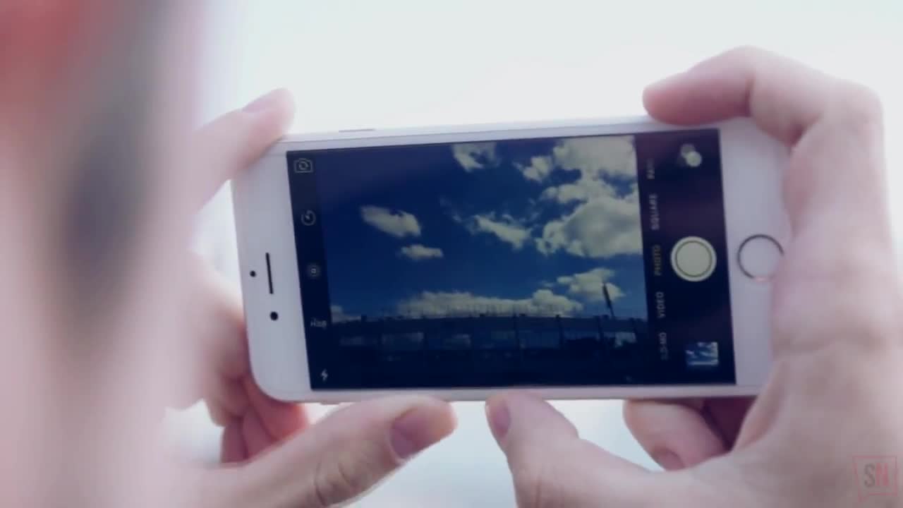 iPhone 6s СРЕЩУ LG G4
