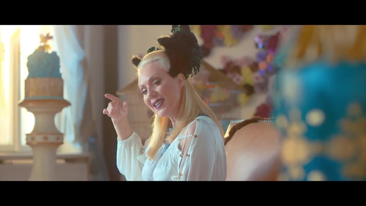 Премиера !!! Lepa Brena 2016 - Carica (official Video) - Prevod