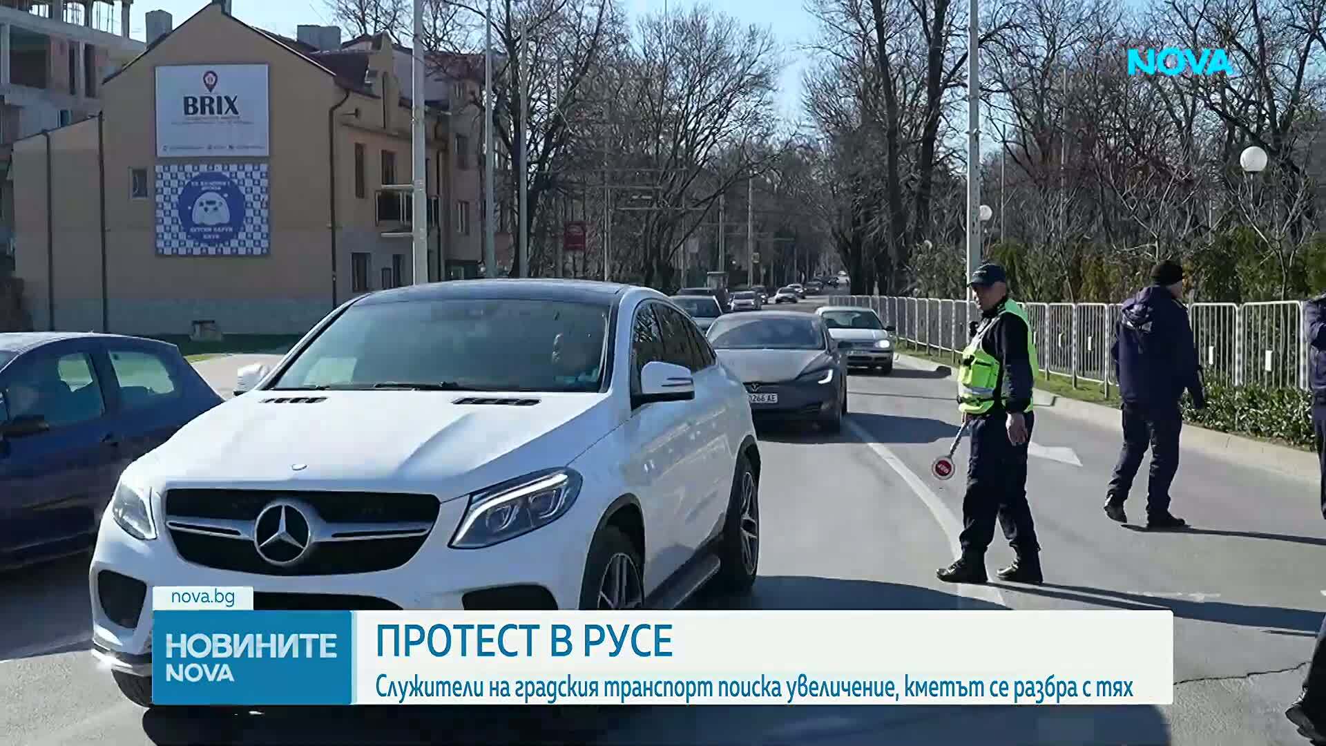 Служители на градския транспорт в Русе поискаха увеличение. Кметът се разбра с тях