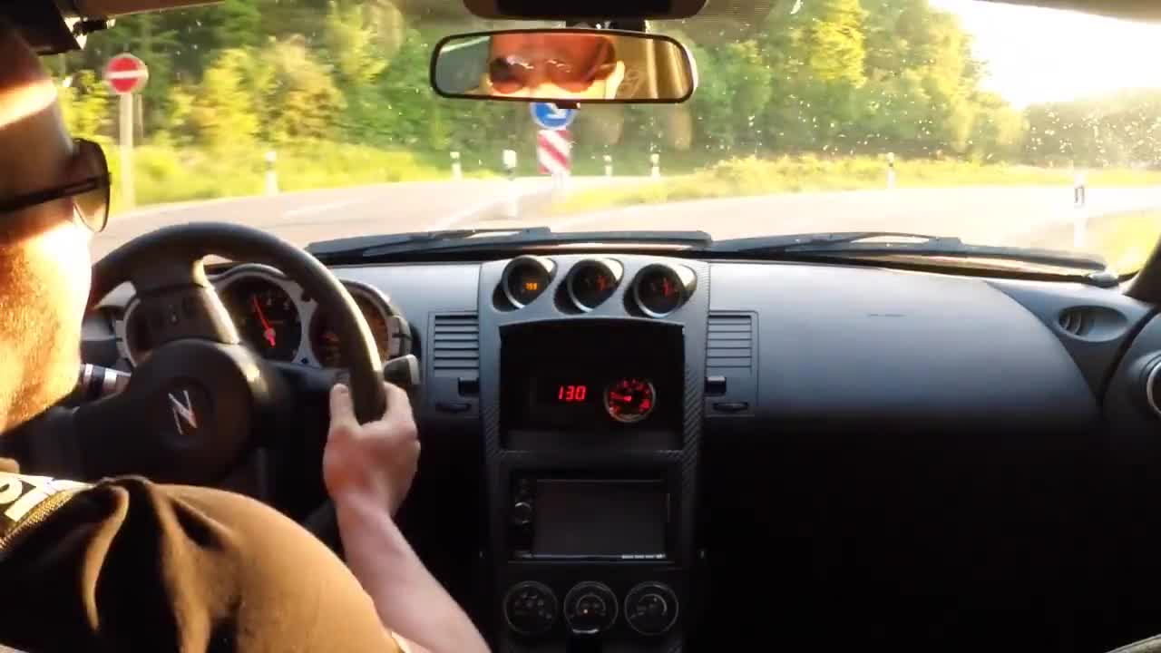 Глей ... глей кво прави Голфу!
