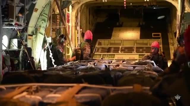 Франция пусна по въздух 7 тона помощи на Газа