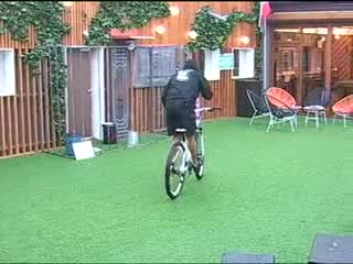 Киро Скалата кара колело и пуши пура - Big Brother All Stars 2013