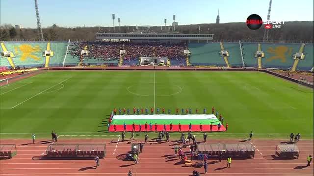Химнът и огромен трибагреник за начало на Левски - ЦСКА