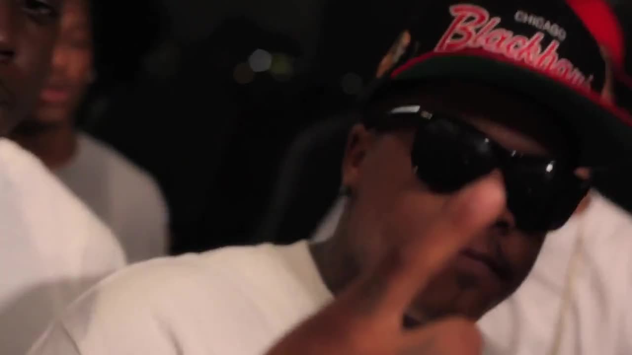 Направо не могат да гледат! Trae Tha Truth feat. Wiz Khalifa - Getting Paid