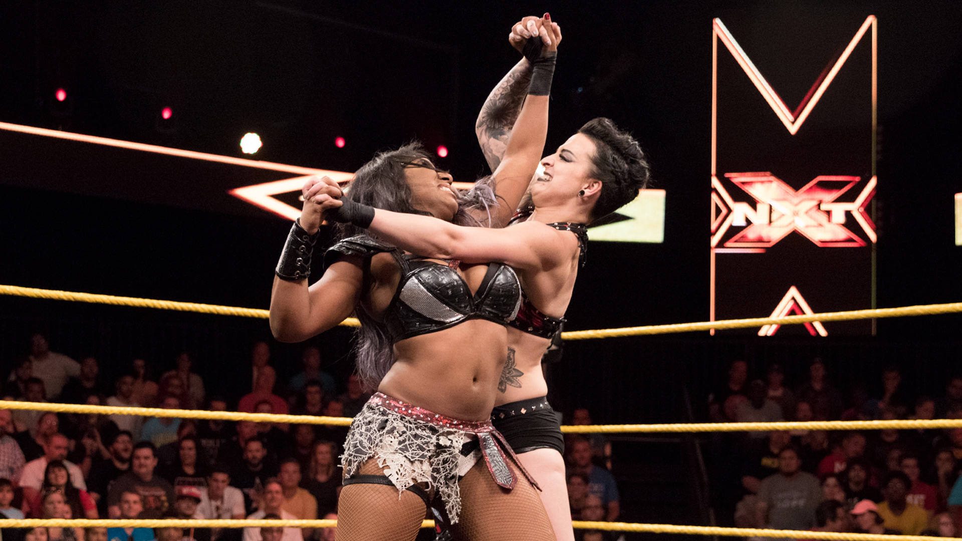 Ембър Муун vs. Руби Райът: WWE NXT, 19 Юли, 2017