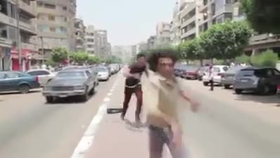 "ей, мого луд тоз човек... само си търси боя" :)