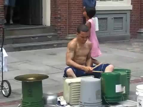 Какво е да имаш талант но да нямаш средства за да постигнеш мечтата си! 
