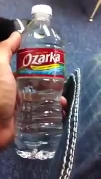 Ето така се пие вода