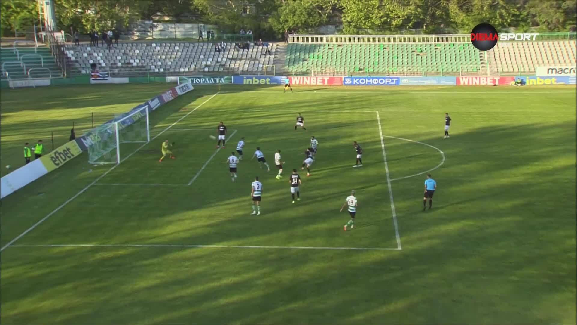 Второ попадение на Лудогорец не бе зачетено заради засада