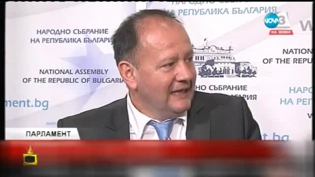 Михаил Миков говори за прасе с крака на пиуе - Господари на ефира (23.07.2015)
