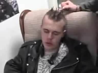 Смях,  Смях,  Смях,  Смях,  Смях,  Смях,  Смях,  Смях!!на пич му палят косата!