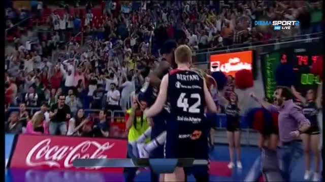 Уникален финал на Лаборал Куча - Барселона