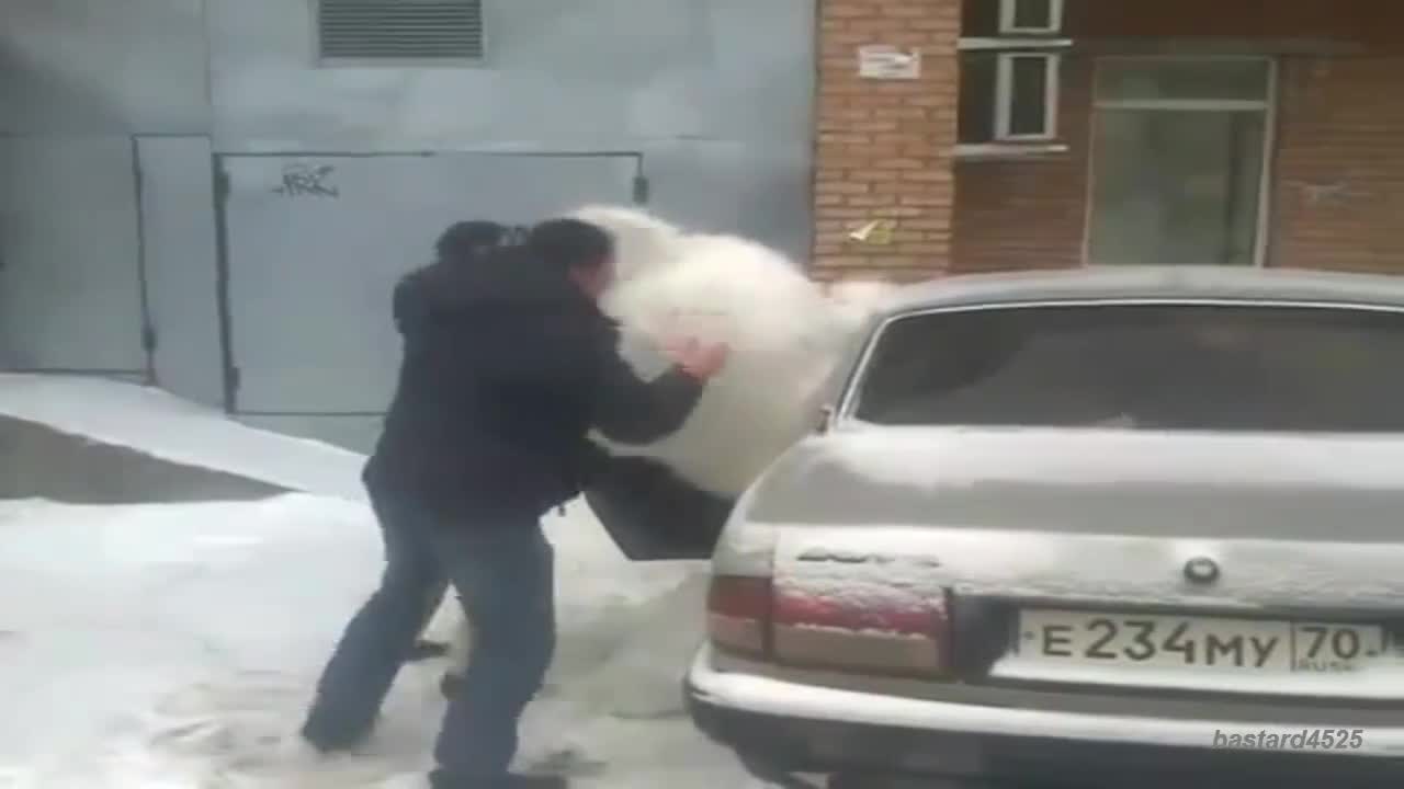 Руснаци с подарък за 8 ми март