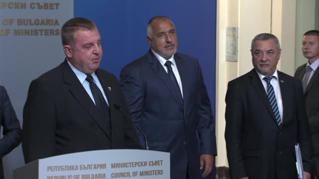 Каракачанов: Ще успокоя колегите от БСП - правителството е стабилно