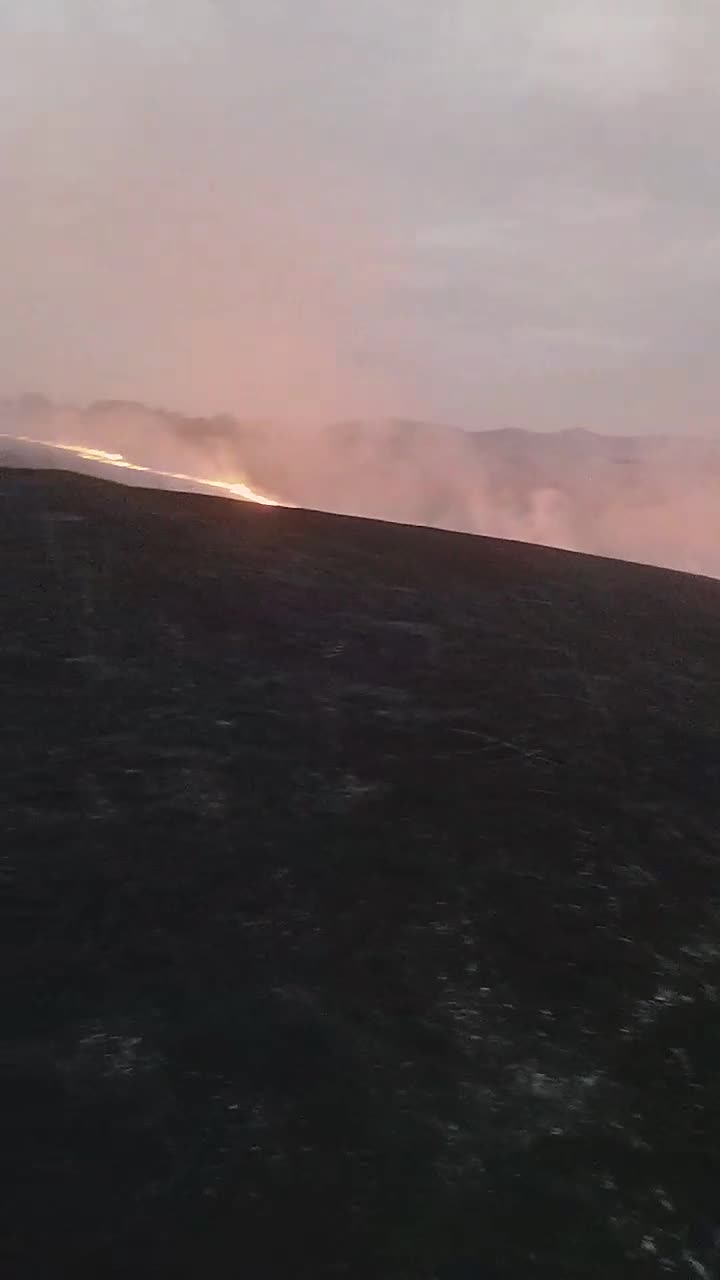 Гори вилна постройка в село Алдомировци, край Сливница