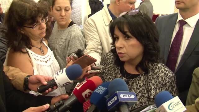 Петкова: Препродажбата на реакторите е възможна, но цената не отговаря на очакванията ни