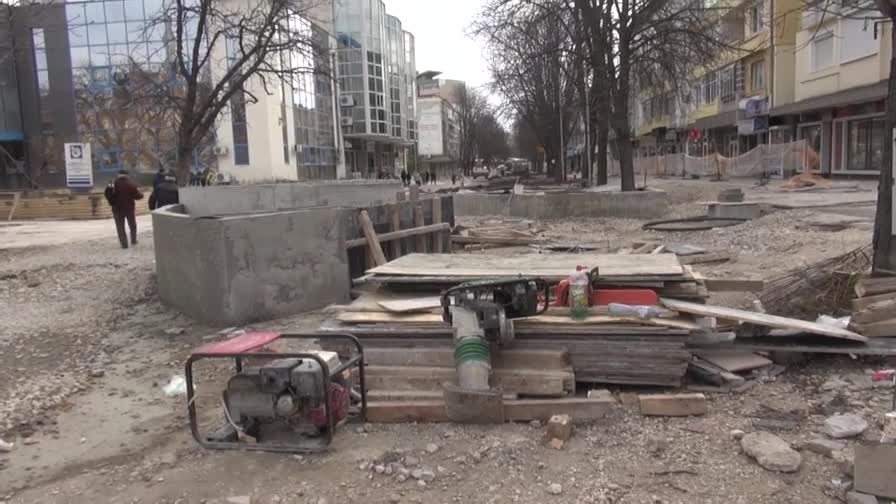 Хората в Разград недоволстват от бавни ремонти