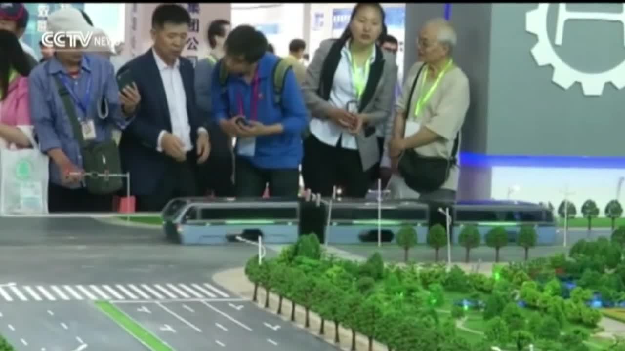 Автобус в Китай ще минава над колите