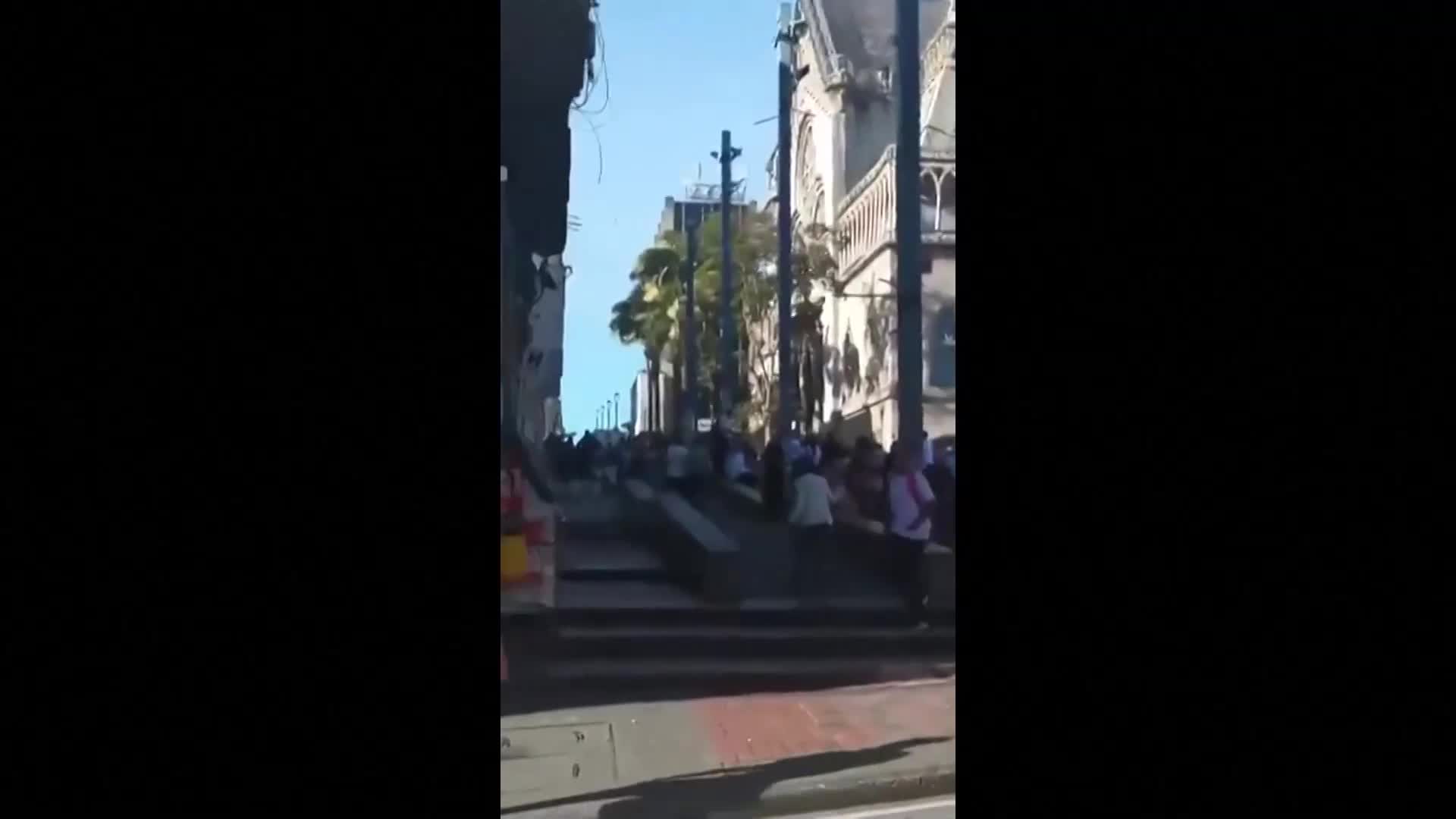 Земетресение с магнитуд 7,4 разтърси Колумбия, има жертви и разрушения (ВИДЕО)