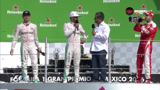 Монтоя интервюира победителите в Гран при на Мексико