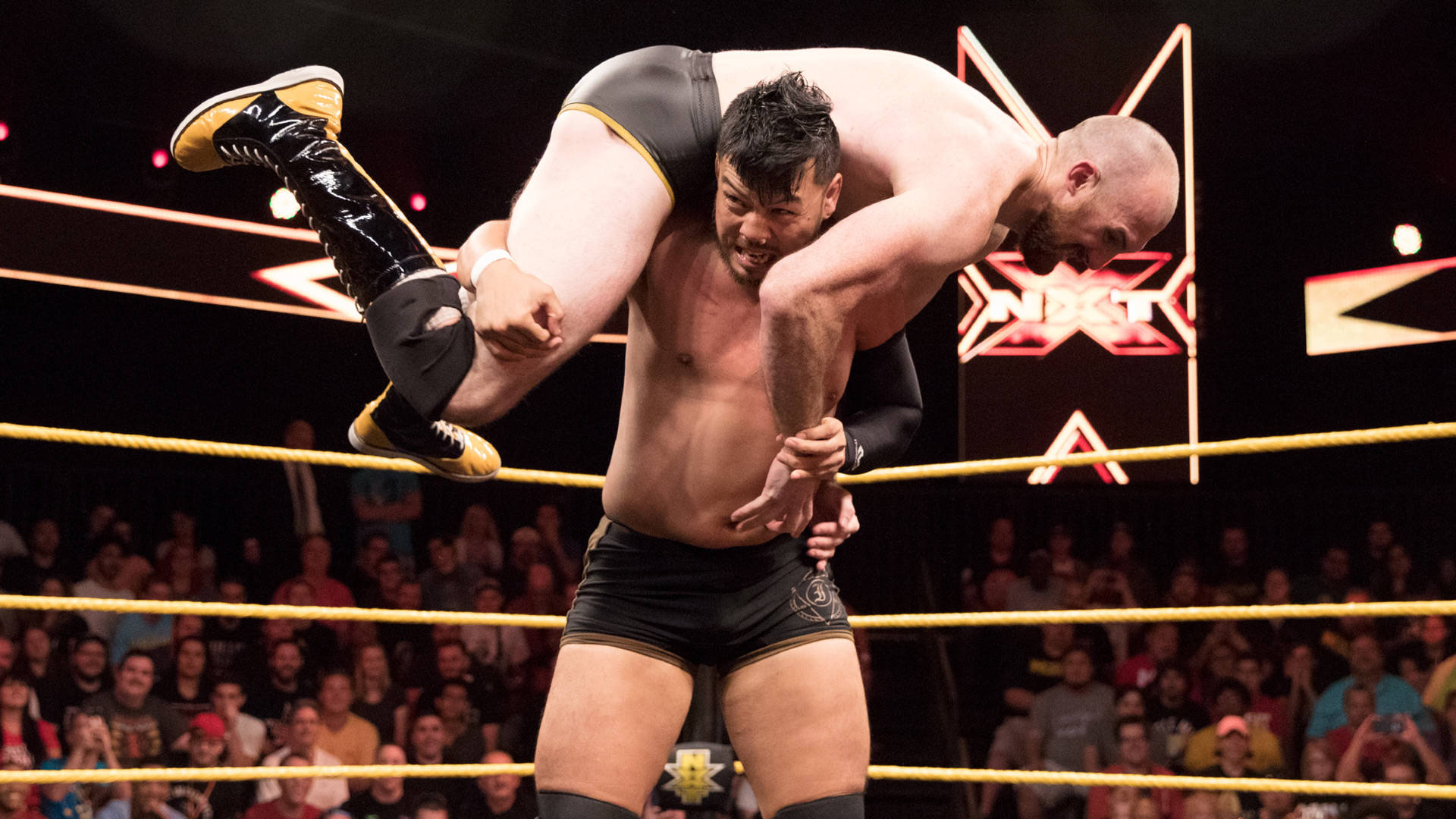 Они Лоркан vs. Хидео Итами: WWE NXT, 28 Юни, 2017