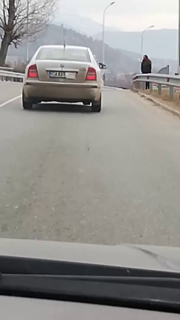 Нагъл шофьор на пътя