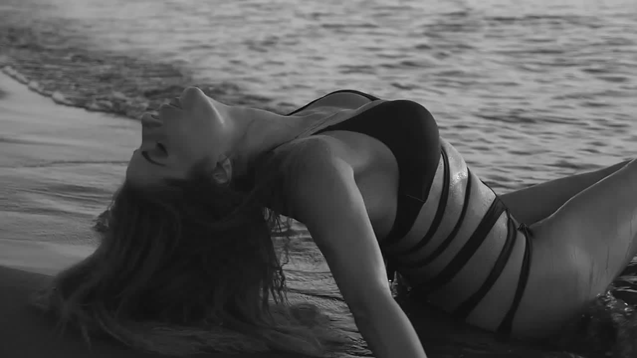 new Mia Borisavljevic - Nije nije to (offical Video)
