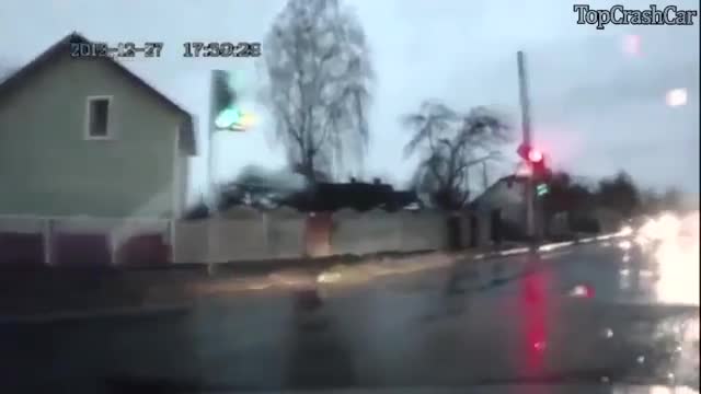 Внимание-жени зад волана