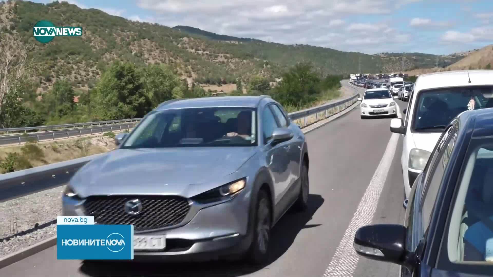 Тежък трафик към границата с Гърция