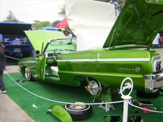 Много Добри Lowrider - И