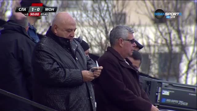 Любопитните реакции на Венци Стефанов около гола на Славия