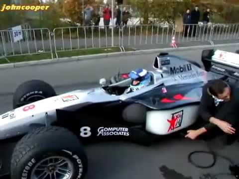 Хакинен vs Хамилтън - V10 vs V8
