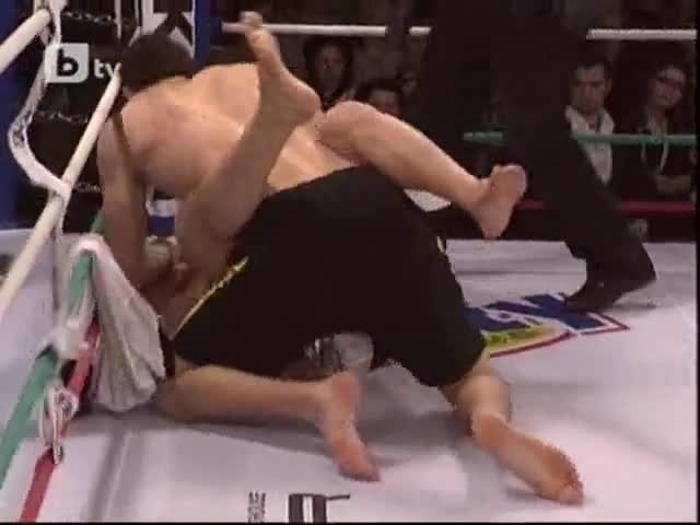 Българите мачкат на Maxfight 26