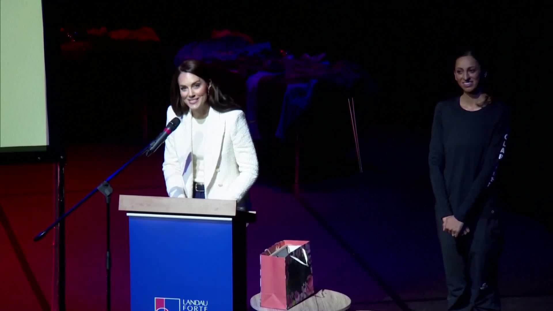 Кейт Мидълтън показа умения в дърпането на гуми (ВИДЕО)
