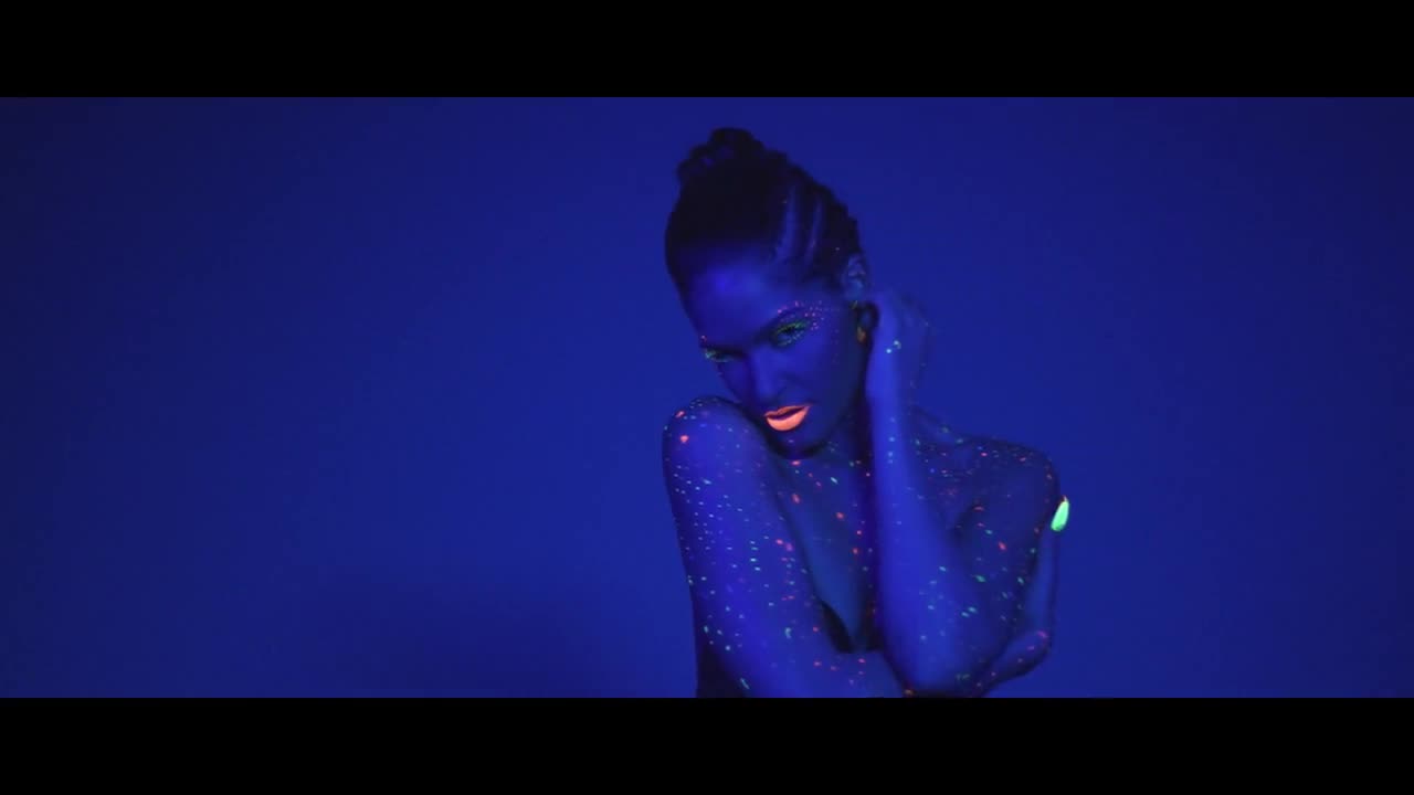 Vessy Boneva ft. VS DANCE - Razpalvam mikforonite