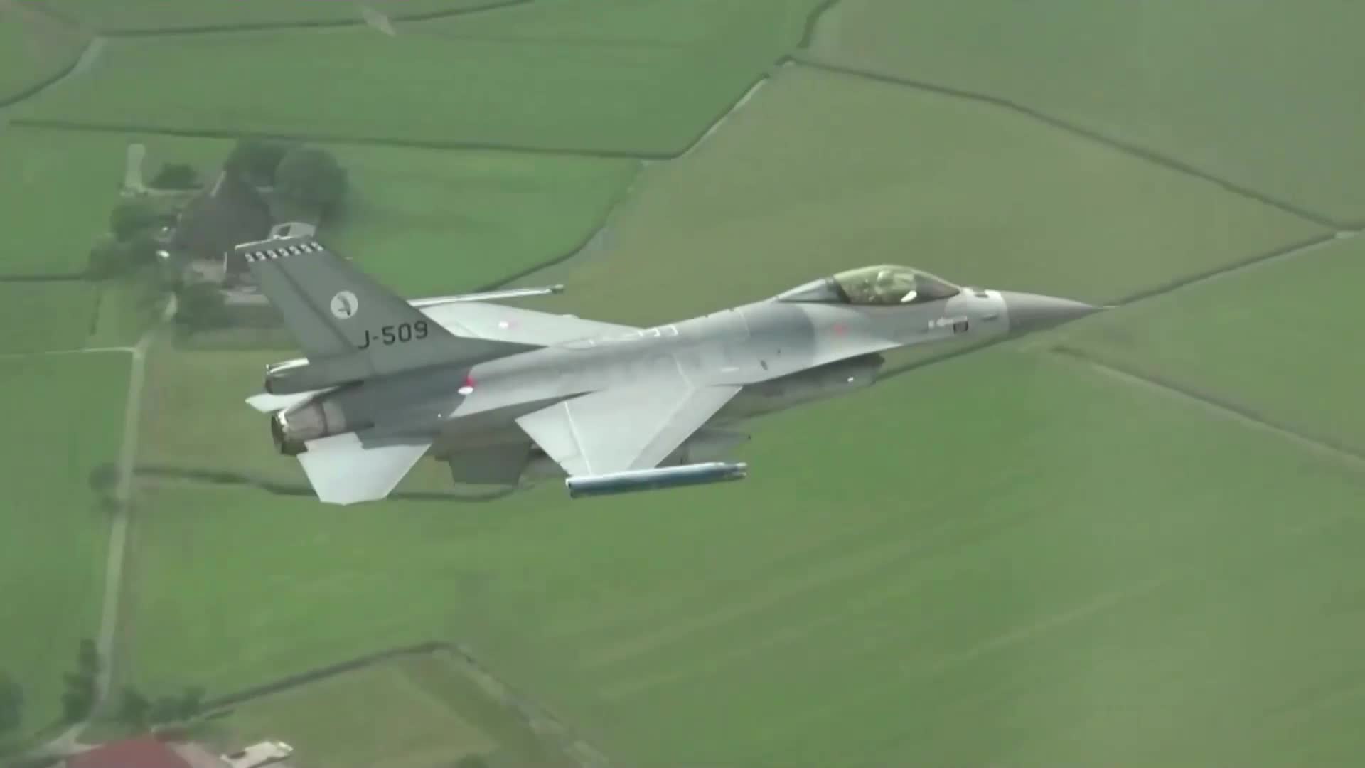 Нидерландия ще предостави на Украйна 42 броя самолети F-16