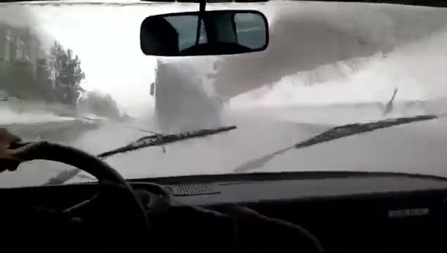 Как се пускат чистачките на колата в Русия