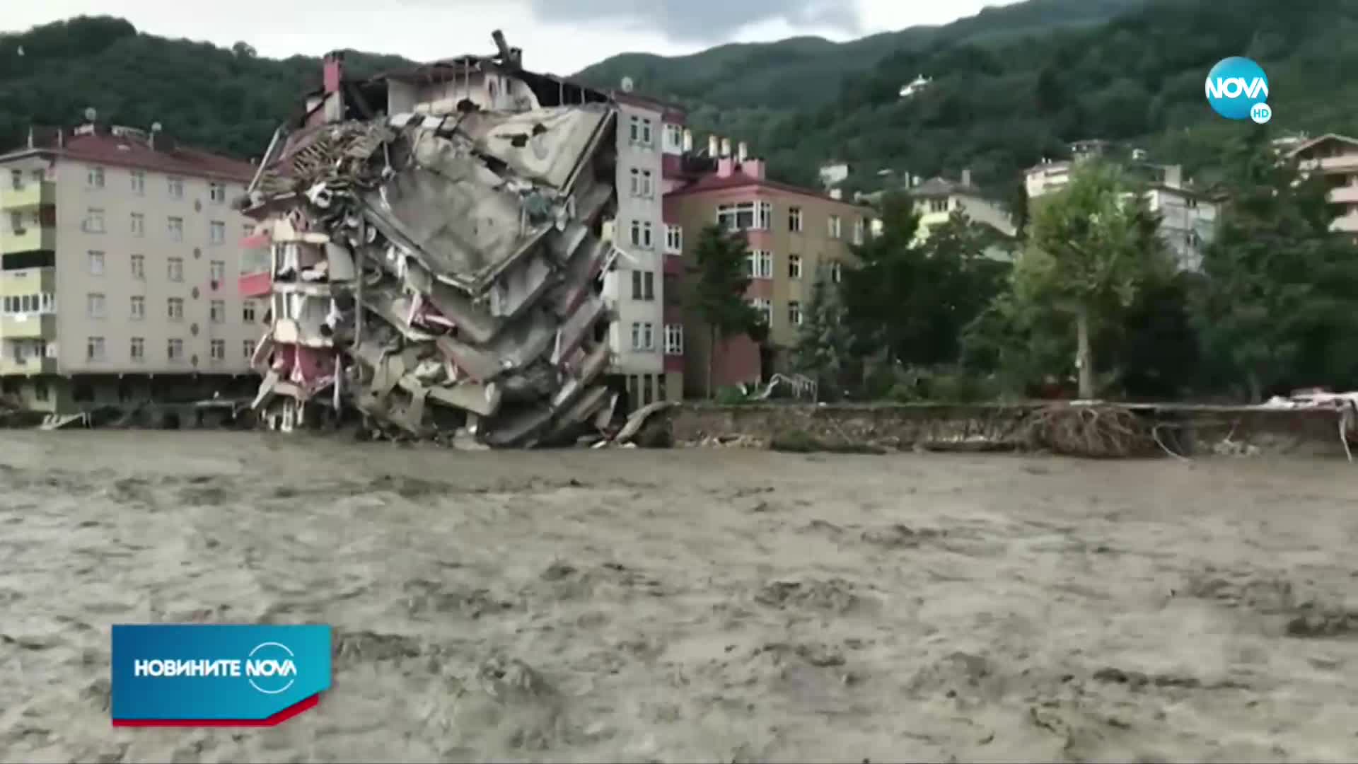 17 станаха жертвите на наводненията в Турция