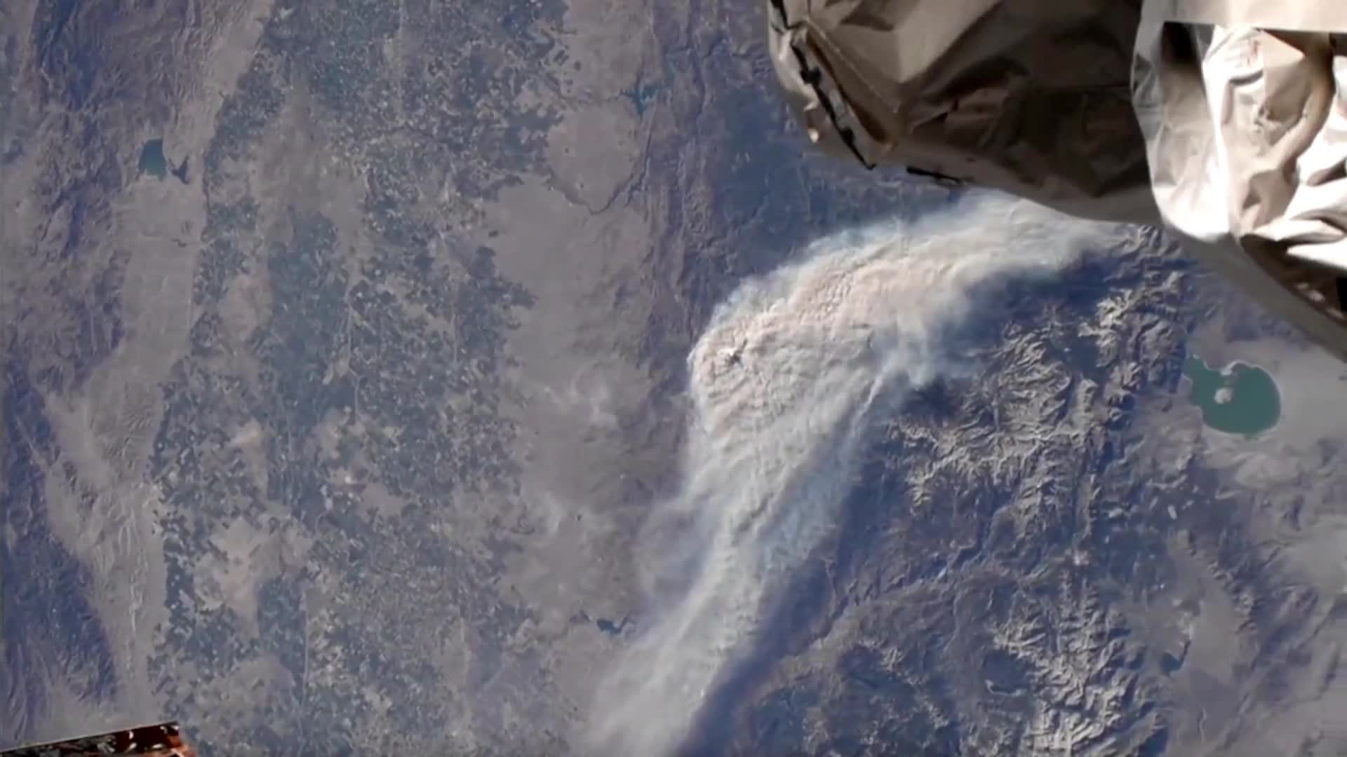 Огромният пожар в Калифорния се вижда от Космоса
