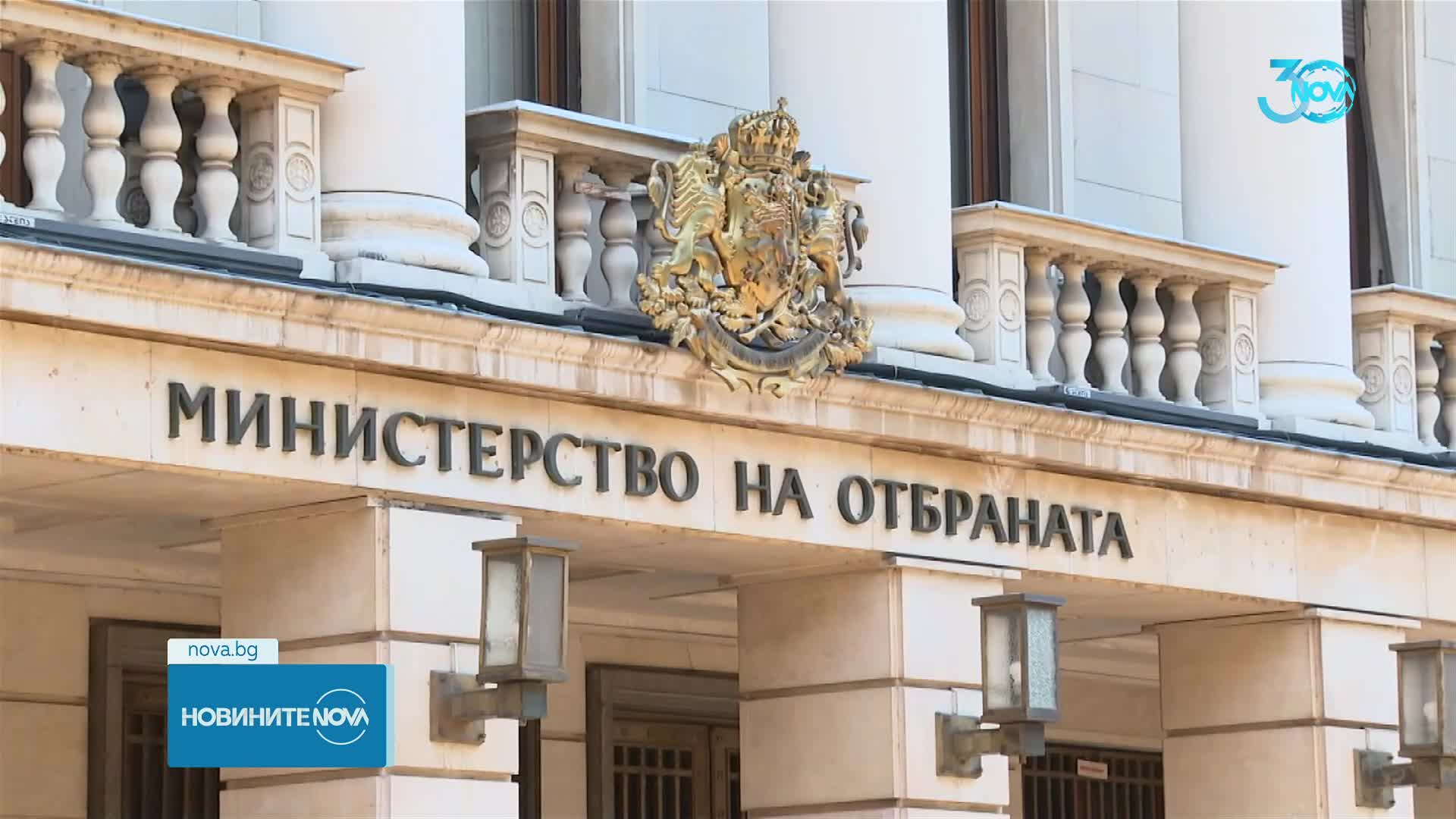 Реденето на кабинета „Кожарева”: Министърът на отбраната готов да продължи работа