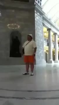 Едно видео от което ще настръхнете! Българин пее под ротондата в Капитолията на щата Юта!