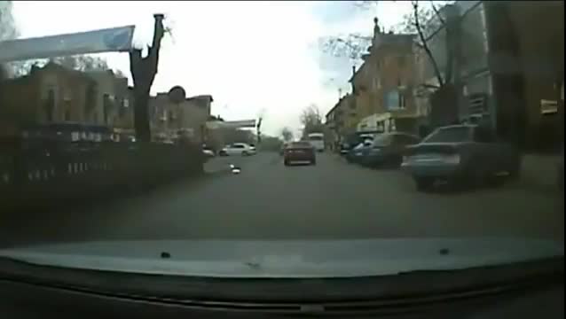 Пияница се заяжда с лош шофьор